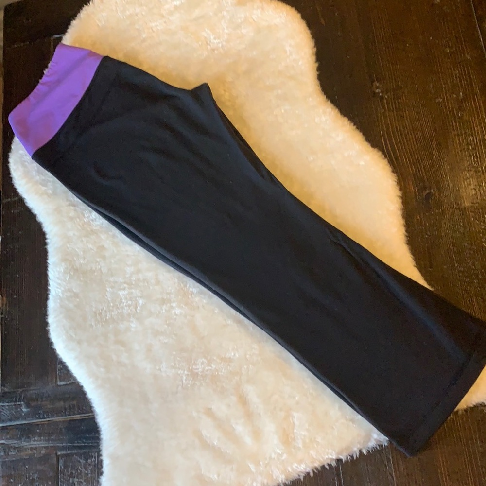 Lululemon black, flare cropped spandex